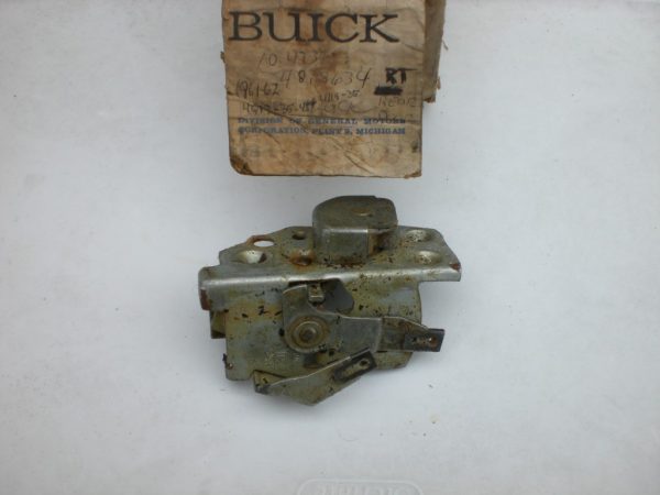 LOCK ASSEMBLY; REAR DOOR, RH